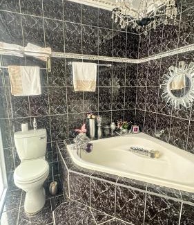 Port Elizabeth House | House of Royalty
