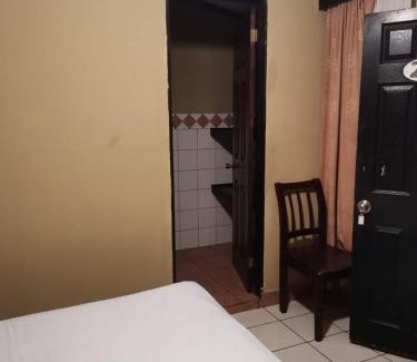 Tarcoles Bed & Breakfast | House of the Macaws