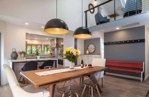 Sonoma House | House on Broadway at the Plaza!