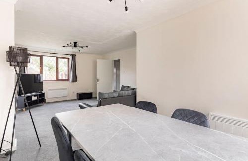 Lakenheath Apartment | House on cul de sac
