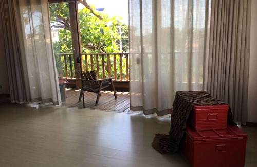 Salvador House | House on Piata Beach