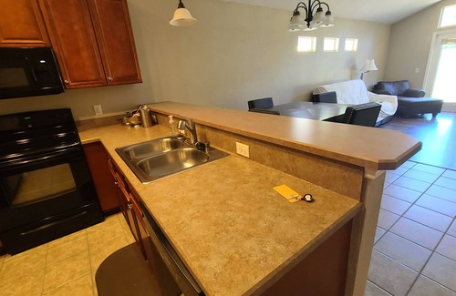 Alachua House | House on the 1st fairway. Close to FSU & Gainesville. Pet friendly.
