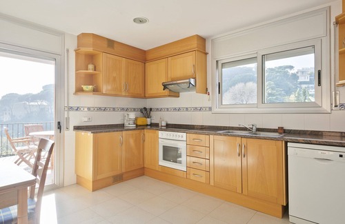 Sant Pol De Mar House | House on the beach with pool, for 9 people.