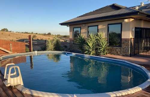 Redcastle House | House On The Hill - Heathcote Getaway