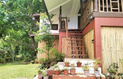 Mambajao Villa | House On the Hill Overlooking
