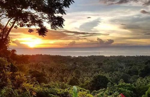 Mambajao Villa | House On the Hill Overlooking
