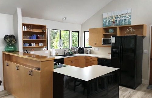 Florence House | House on the Siuslaw River in Old Town Florence