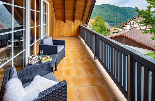 Nieder-Werbe House | House panoramic view