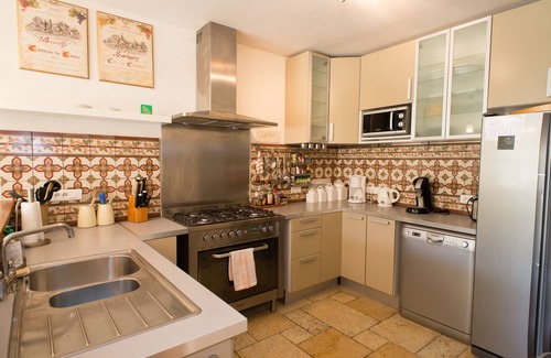 Maillane House | House Provencal Stone Charm 5 Min St Remy de Provence for 8 to 10 people.