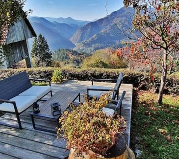 Zelezniki House | House Pucnk-beautiful countryside