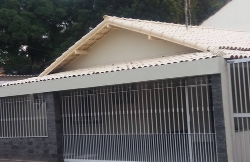 Rio das Ostras House | House, RO center, 2Bedroom with air conditioning, 1suite, 2BH, garage, Wifi, barbecue.