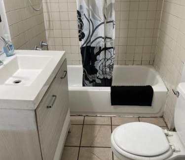 Los Angeles House | House Rooms & RV Rooms Near LAX
