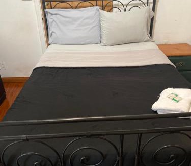 Los Angeles House | House Rooms & RV Rooms Near LAX