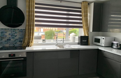 Gorleston-on-Sea House | House - Sleeps 5, parking & private garden