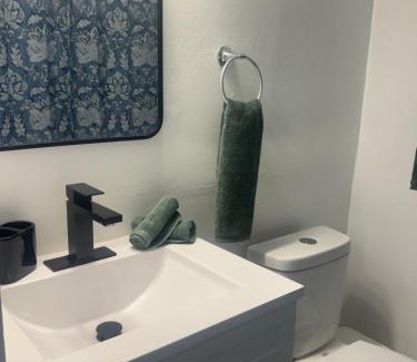 Pinecrest West Park House | House suite 7