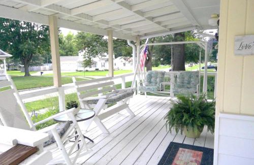 Falls City House | House Suite