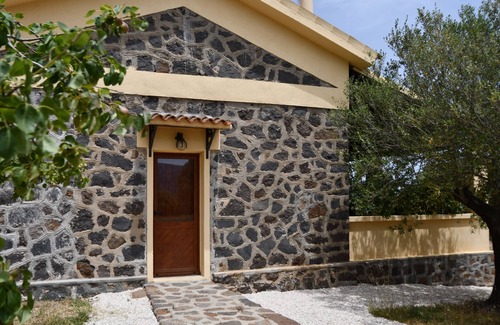 Galtelli House | House surrounded by greenery, sea view