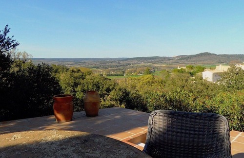 Saint-Siffret House | House surrounded by oak and pine trees in a peaceful area at 4 k from Uzes