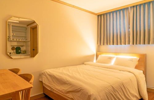 Dongseon-dong Apartment | House TORI