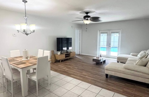 Mill Run House | House w Pool, Close to the Parks