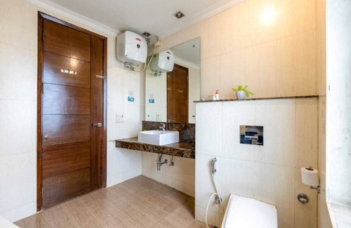Udyog Vihar Hotel | House with 3 Bedroom and facilities in gurgaon with great location