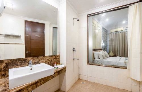 Udyog Vihar Hotel | House with 3 Bedroom and facilities in gurgaon with great location