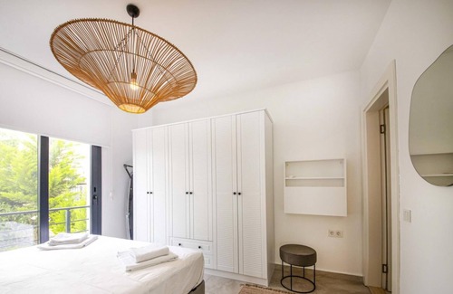 Bodrum City Center Apartment | House with Balcony 1 Min to Beach in Bodrum