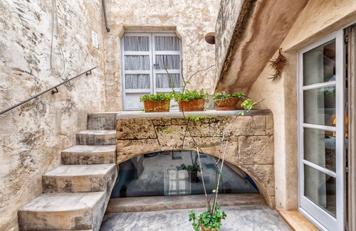 Arta House | HOUSE WITH CHARM AND PARKING IN THE CENTER OF ARTÁ, SMALL POOL AND SOLARIUM
