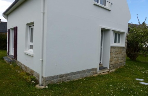 Trebeurden House | House with enclosed garden near town and beaches