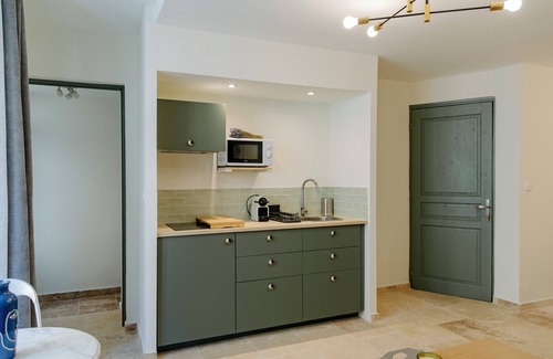 Chateauneuf-du-Pape House | House with Terrace, in the heart of Châteauneuf-du-pape Village