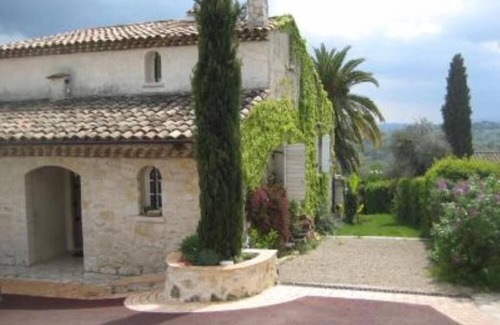 Tourrettes-sur-Loup Villa | House with character, olive field and sea view . 4/5persons, private garden and pool . fitness room and pool house .