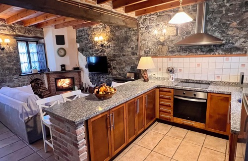 Cangas de Onis Cottage | House with garden and barbecue in the heart of Cangas de Onis, pets allowed.