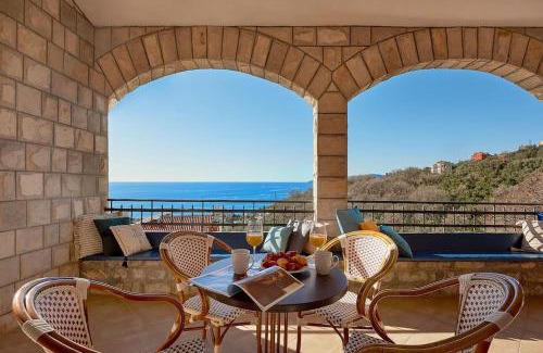 Rezevici Villa | House with Garden &Sauna, 15-Min Walk to the Beach