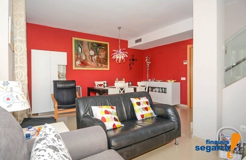 El Roc de Sant Gaieta House | House with garden, pool and barbecue