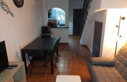 Santa Margarida Ski Chalet | House with garden near the beach AV-60