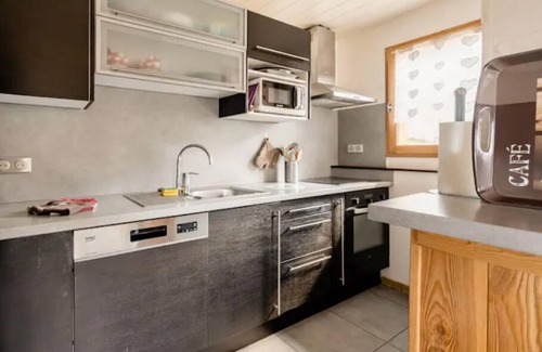 Morzine Ski Chalet | House with garden