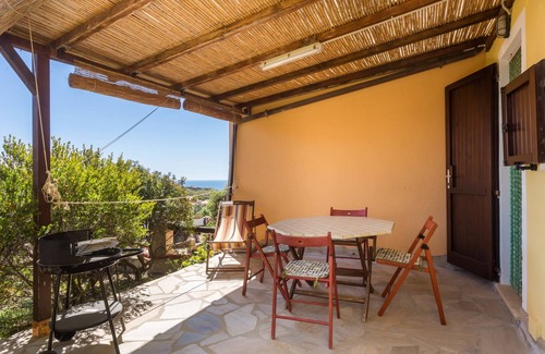 Arbus House | House with garden overlooking the sea