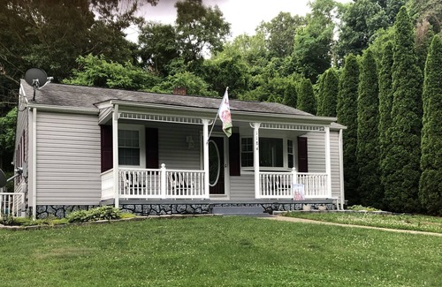 Stanley House | House with great outdoor space and convenience