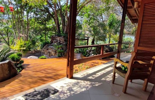 Jardim Estancia Brasil House | House with heated pool in condominium overlooking Pedra Grande