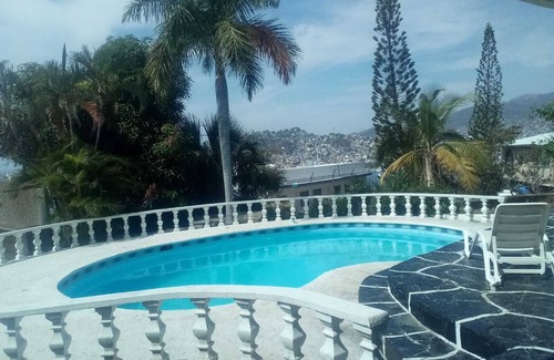 Caleta House | House with incredible ocean view and pool