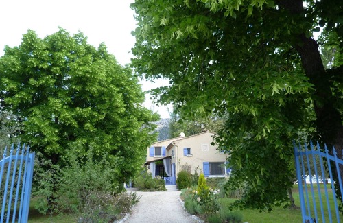 Buis-les-Baronnies House | House with large garden, swimming pool and covered terrace - mountain view