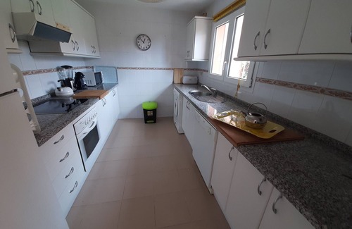 Puerto de la Duquesa House | House with large garden by the sea, barbecue, ideal for families.