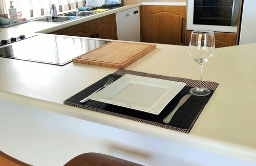 Encounter Bay House | House with ocean view/Bluff - short distance from beach and restaurants/cafes