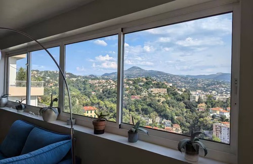 Saint Philippe House | House with panoramic city and mountain views