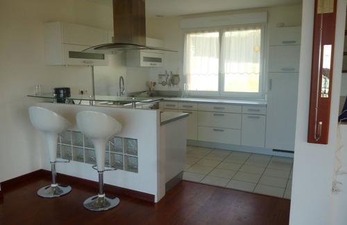 Landeda House | House with panoramic view over the entrance to Aber Wrach, with jacuzzi.