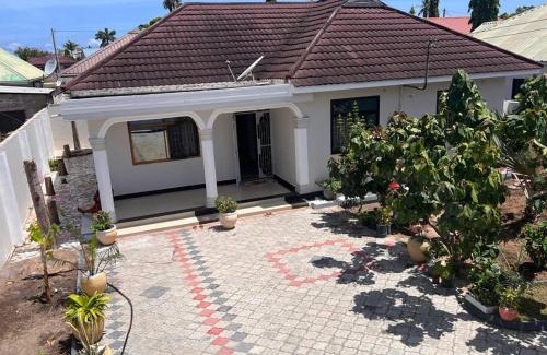 Dar es Salaam Apartment | House with parking space in Dar es Salaam