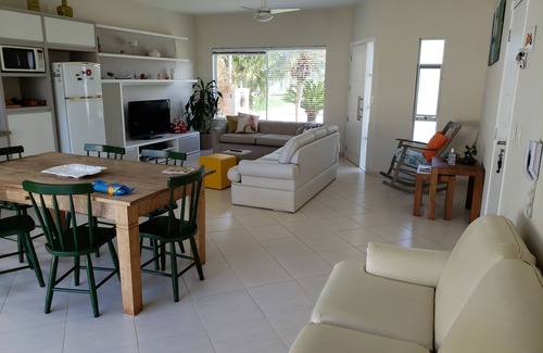 Ponta das Canas House | House with pool in gated community - 500m from the beach