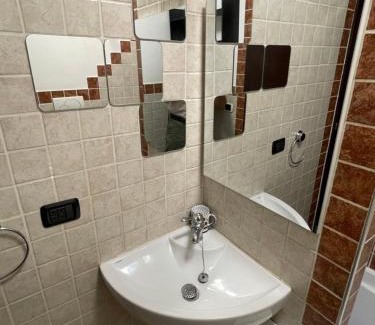 Prenestino-Centocelle Apartment | House with private garden