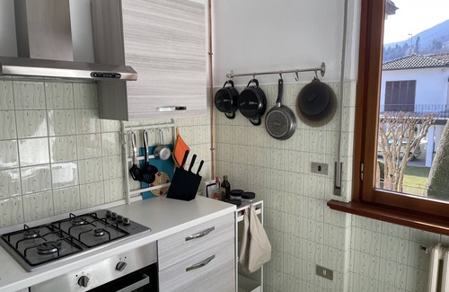 Pella Apartment | House with private overflow garden on the lake