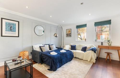 East Walworth Apartment | House with Private Parking close to Borough Market & Tower Bridge!